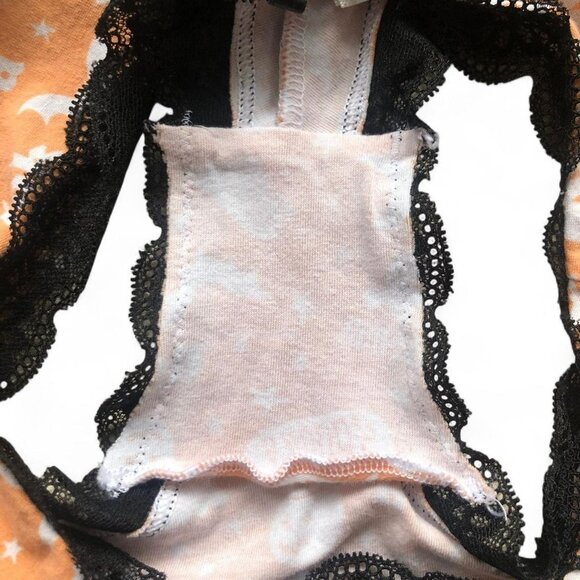 VS Pink Halloween Cheeky Panties - Picture 4 of 5